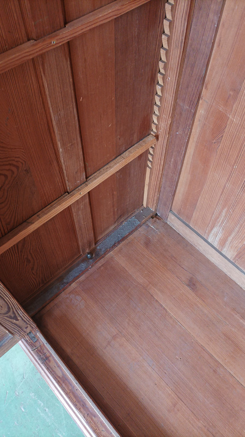 Großer Pariser Schrank aus Kiefernholz