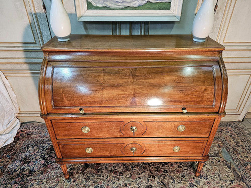 Bureau à Cylindre En Noyer Blond  Louis XVI