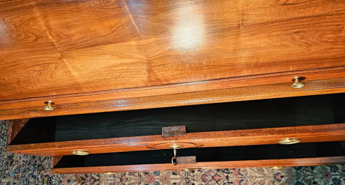 Bureau à Cylindre En Noyer Blond  Louis XVI