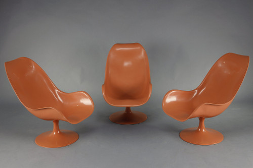 Ensemble de salon des années 1970 : chaises tulipes et table basse