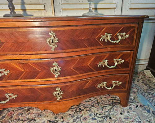 Commode 18 ème Galbée En Cerisier