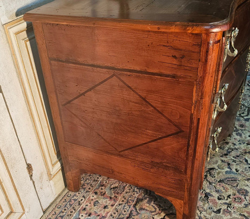 Commode 18 ème Galbée En Cerisier