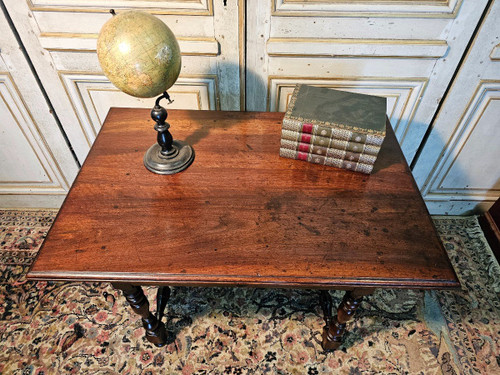 Table à écrire En Noyer Louis XIV Du Début 18 ème