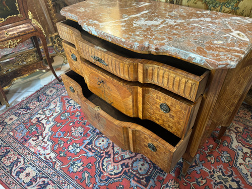 COMMODE A RESSAUT CENTRAL EPOQUE LOUIS XVI
