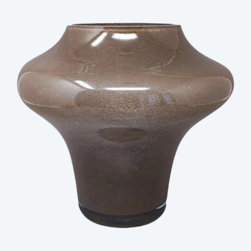 1970er Jahre Wunderschöne beigefarbene Vase aus Muranoglas von Dogi. Hergestellt in Italien
