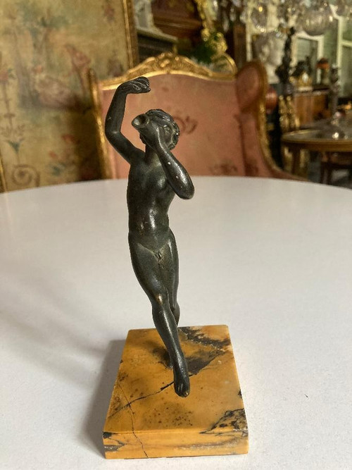PAIR OF ANTIQUE BRONZE FIGURES