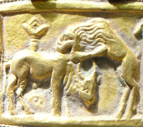 Art Gréco-bouddhique Du Gandhara, Ier Au IIIème Siècle De Notre ère, Pendentif En Or Repoussé.