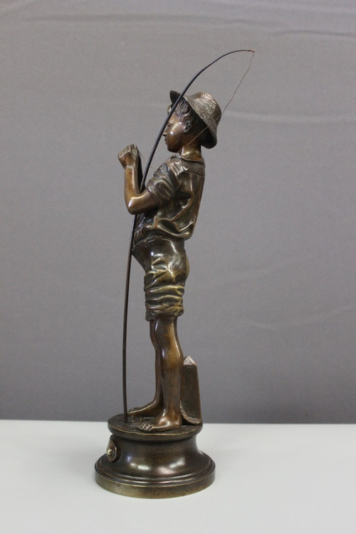 Bronze by Lavergne depicting a fisherman, circa 1900