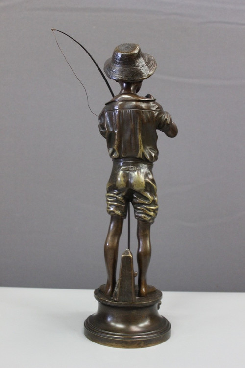 Bronze by Lavergne depicting a fisherman, circa 1900