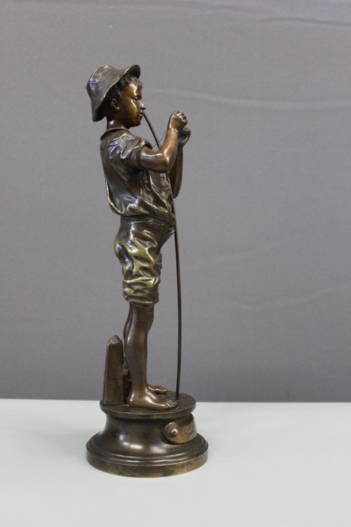 Bronze by Lavergne depicting a fisherman, circa 1900