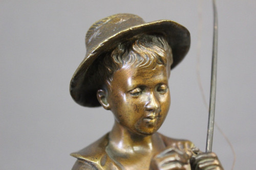 Bronze by Lavergne depicting a fisherman, circa 1900