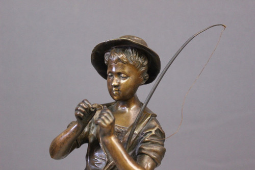 Bronze by Lavergne depicting a fisherman, circa 1900