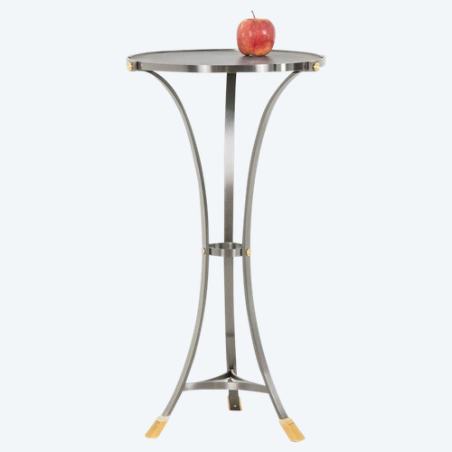 Guéridon « Canabas » en cuir patiné, acier, et laiton doré. Contemporain. LS59502209H
