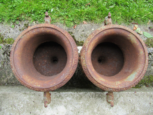 Pair of basins