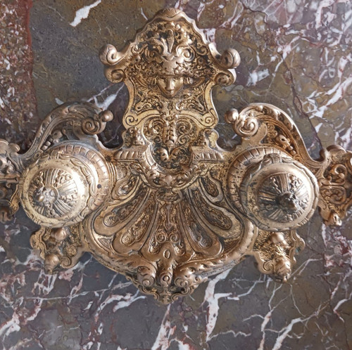 France, époque Napoléon III - encrier en métal doré - style Louis XIV Régence