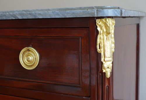Commode Louis XVI Directoire acajou moucheté, marbre Turquin - époque XVIIIe siècle 113cm x 89,5cm