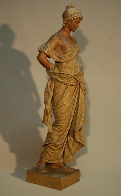 Goldscheider Grande Sculpture Femme Vêtue d'Un Drapé à l'Antique