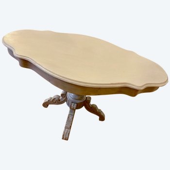 Violin table