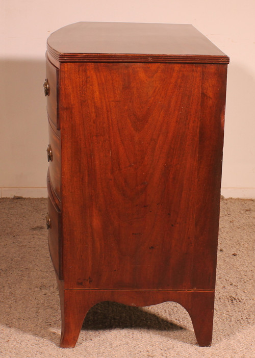 Petite Commode Bombée En Acajou époque Regency Circa 1800