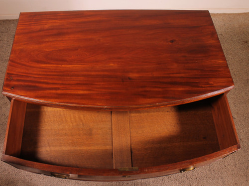 Petite Commode Bombée En Acajou époque Regency Circa 1800