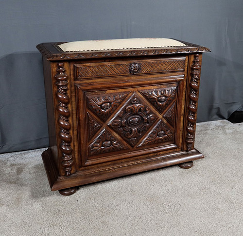 Coffre à Linge de palier en Hêtre et Noyer massif, style Louis XIII – Fin XIXe