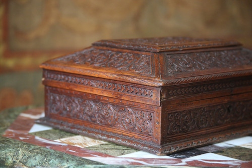 Armorial box in the style of Bagard, 18th century