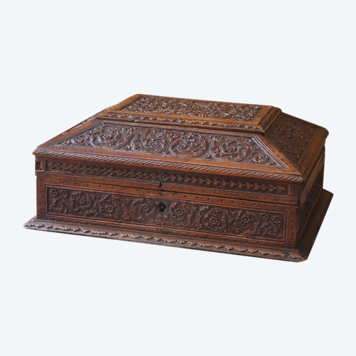 Armorial box in the style of Bagard, 18th century