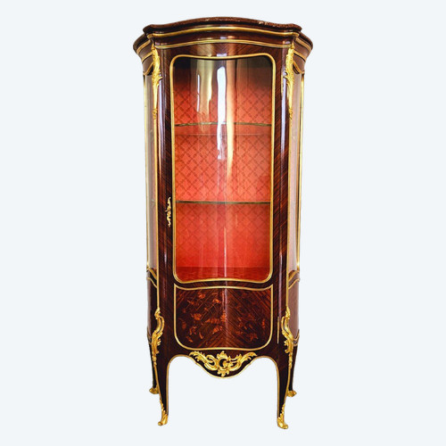 Geschwungene Vitrine St Louis XV Aus Intarsien Und Goldbronze