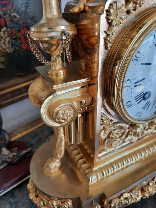 Pendule En Bronze XIXe Ciselé Et Doré Au Mercure