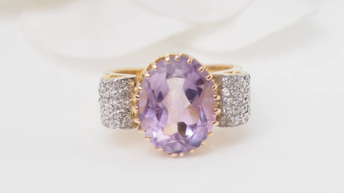 Bague noeud en or jaune, améthyste et diamants