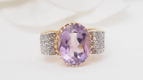 Bague noeud en or jaune, améthyste et diamants