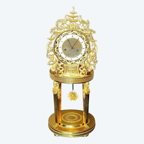 Bedeutende Karyatidenuhr aus der Empirezeit