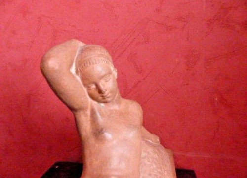 Scultura in terracotta Odalisca con capre di Georges GORI (XIX-XX)
