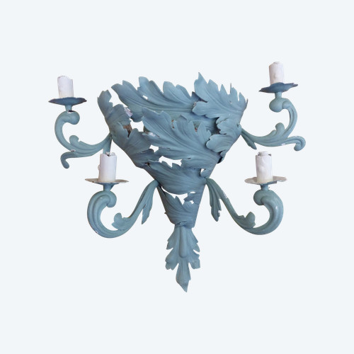 Cornet-shaped wall light in wrought iron with patinated foliage, 1930s period
