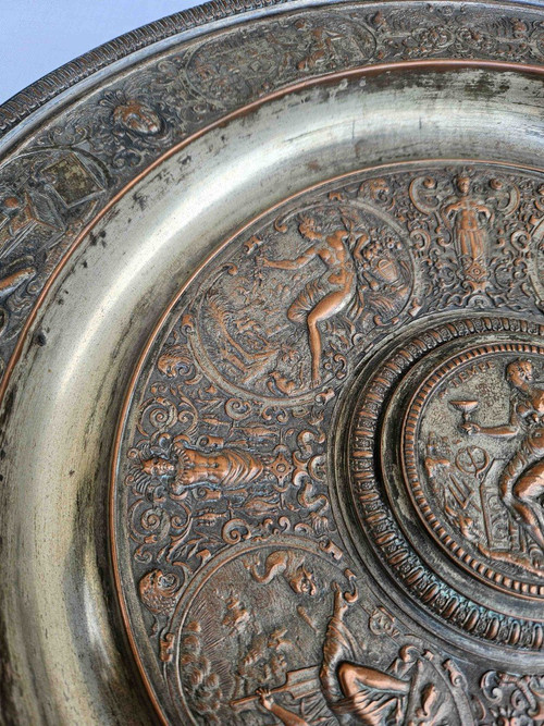 Briot François (1550-1616) tray, original in the Louvre