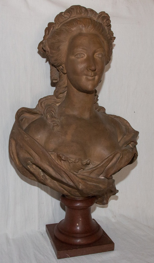 Busto in terracotta di Maria Antonietta B Feinberg, fine del XIX secolo