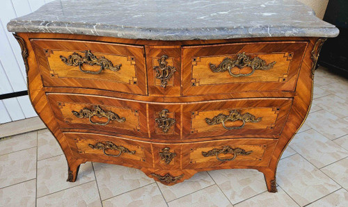 Commode Galbée Toutes Faces ép. Louis XV XVIIIème