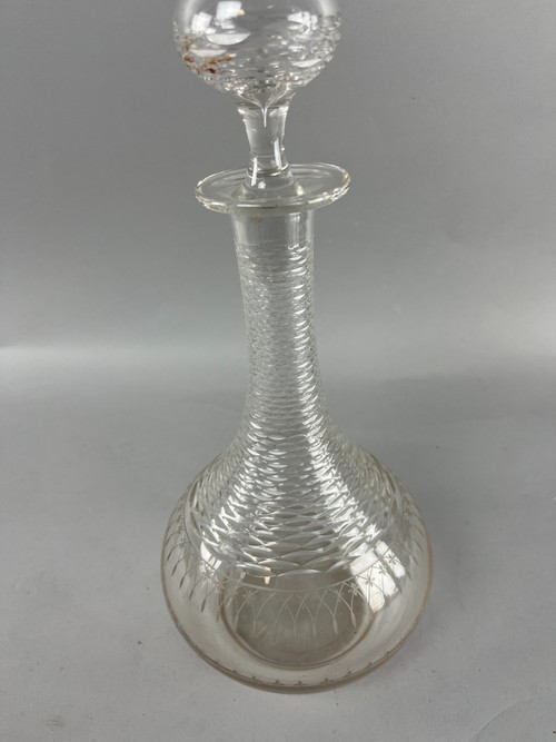 Crystal carafe with fish scale decoration