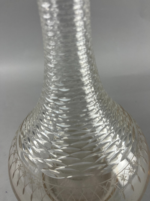 Crystal carafe with fish scale decoration