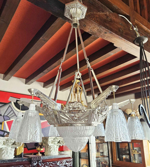 Lampadario Art Déco di grandi dimensioni a 7 luci in metallo cromato e vetro satinato