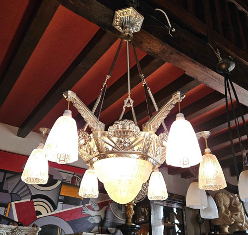 Lampadario Art Déco di grandi dimensioni a 7 luci in metallo cromato e vetro satinato
