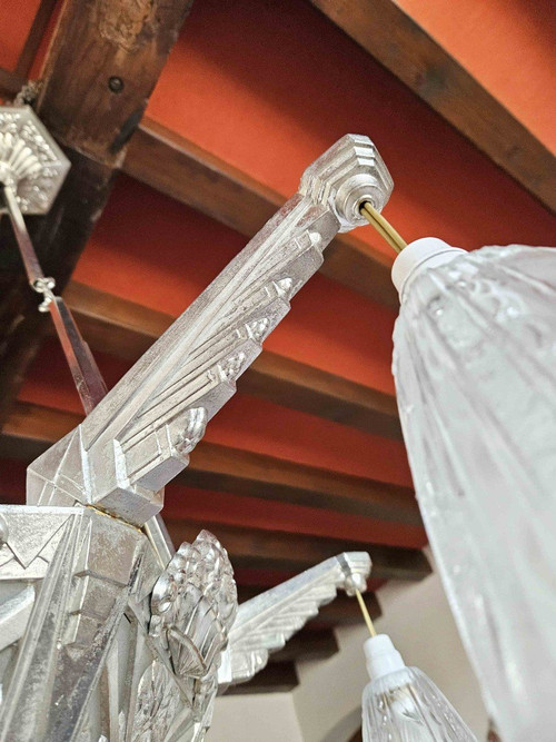 Lampadario Art Déco di grandi dimensioni a 7 luci in metallo cromato e vetro satinato