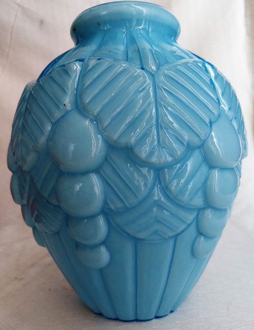 Vase en opaline bleu art déco 20ème