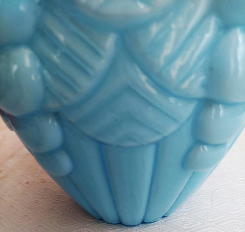 Vase en opaline bleu art déco 20ème