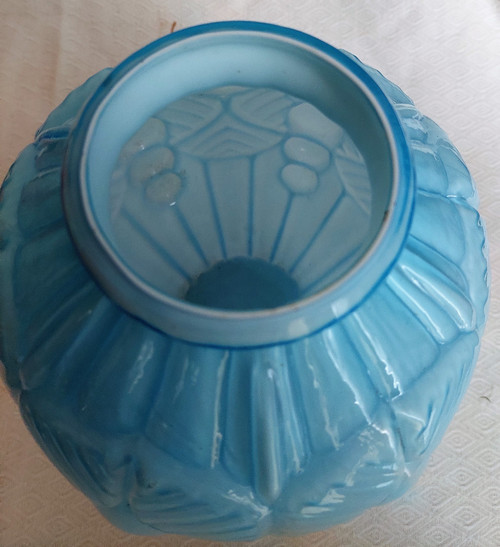 Vase en opaline bleu art déco 20ème
