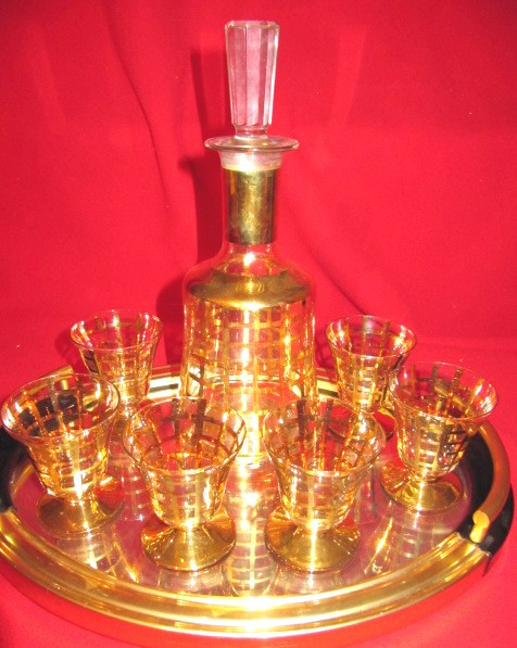 LIQUEUR SERVICE WITH TRAY OF 6 GLASSES AND CRYSTAL CARAFE FROM VANNE 1950s