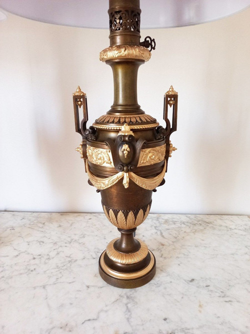 Importante Paire De Lampes à l 'Antique En Bronze Patiné Et Doré XIXe Siècle