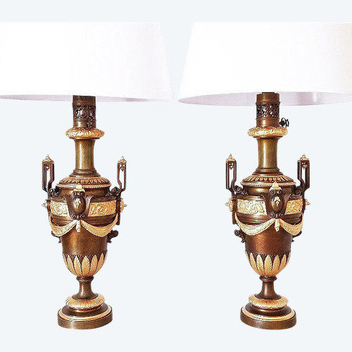 Importante Paire De Lampes à l 'Antique En Bronze Patiné Et Doré XIXe Siècle