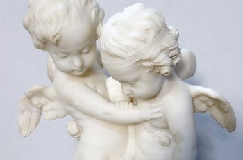  Alabaster sculpture "Two Loves Fighting for a Heart" after E-M. Falconet - XIXth