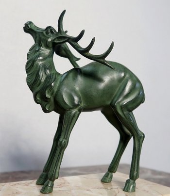 Patinated spelter "Deer and its hinds", Art Deco period - Early 20th century